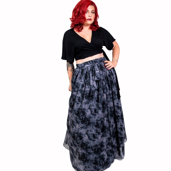 Plus Size ‘Midnight’ Tie Waist Maxi Skirt - Picture 2 of 8